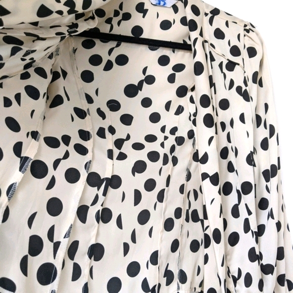 Elegant Black & White Blouse with bow - Picture 5 of 16